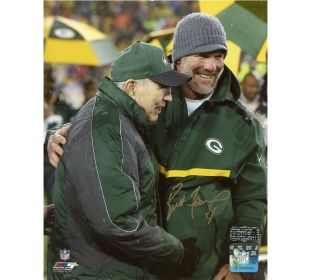 Brett Favre Signed Green Bay Packers Unframed 8x10 NFL Photo - Jersey Retirement with Starr