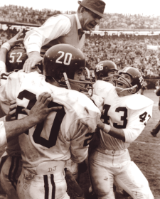 Bear Bryant Unsigned Alabama Crimson Tide B&W 8x10 Photo - Carried by Players